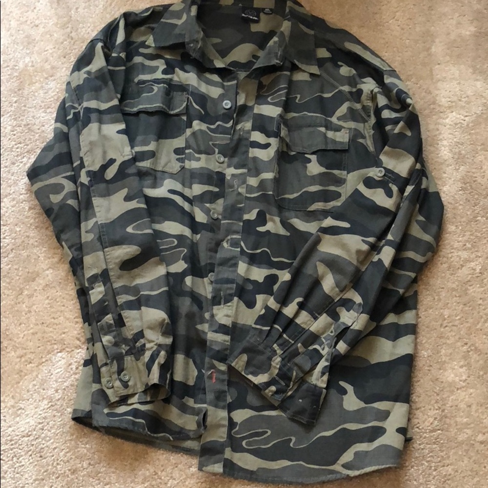 Camouflage longsleeve shirt